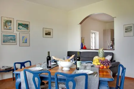 Casale Adriano Country House combo, Retraite rustique au village de Moncucco - Photo 12
