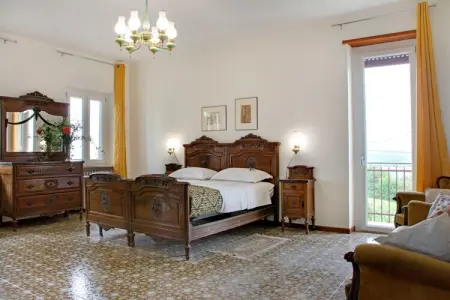 Casale Adriano Country House combo, Retraite rustique au village de Moncucco - Photo 18
