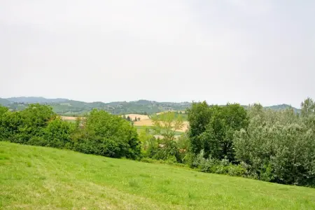 Casale Adriano Country House combo, Retraite rustique au village de Moncucco - Photo 31