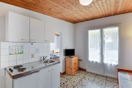 Chêne 2 Plus T3 - 6pax, Gîte dans un parc de vacances avec piscine - Photo 3