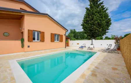 Maison 4 personnes à Buje - Photo 1