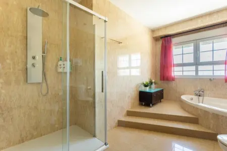 Villa Valerya, Maison de vacances avec piscine - Photo 41