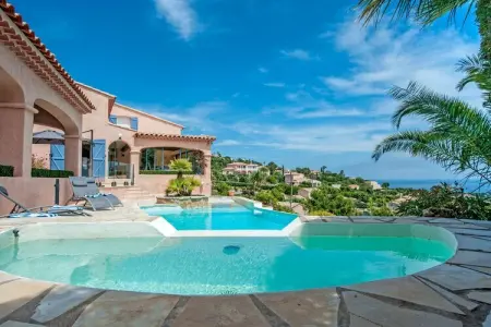 Villa Capussambres, Luxueuse villa aux Issambres avec piscine et sauna - Photo 38