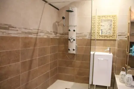 Authentieke Gîte in de Auvergne met zwembad en wellness, Appartement à 100 m de l'Atlantique. - Photo 14