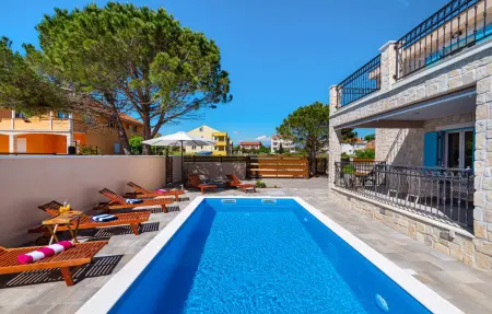 Maison 8 personnes à Privlaka - Photo 1