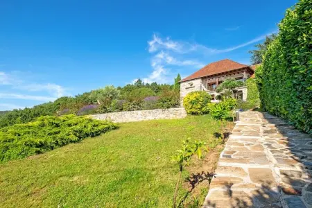 Altillac - Letreil, Maison en pierre avec piscine et jardin - Photo 4