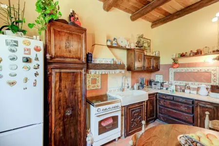 Casa Coloniale in Castello, Maison de vacances à Mosciano Sant Angelo avec cour - Photo 3