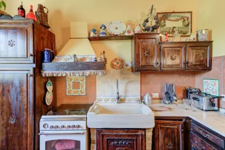 Casa Coloniale in Castello, Maison de vacances à Mosciano Sant Angelo avec cour - Photo 10