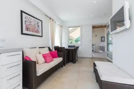Residence Dulys, Villa de luxe à Juan-les-Pins - Photo 12
