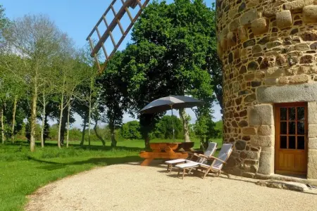 Ancient windmill Gommenec'h, Moulin près des plages de Goelo - Photo 2