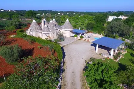 holiday home Cisternino-Trullo Ulivo Antico, Trulli à Valle d'Itra avec piscine et vue - Photo 3