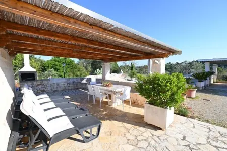 holiday home Cisternino-Trullo Ulivo Antico, Trulli à Valle d'Itra avec piscine et vue - Photo 13
