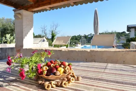 holiday home Cisternino-Trullo Ulivo Antico, Trulli à Valle d'Itra avec piscine et vue - Photo 23