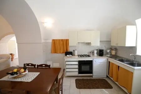 holiday home Cisternino-Trullo Ulivo Antico, Trulli à Valle d'Itra avec piscine et vue - Photo 40