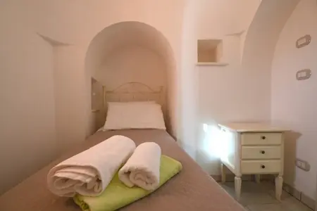 holiday home Cisternino-Trullo Ulivo Antico, Trulli à Valle d'Itra avec piscine et vue - Photo 41