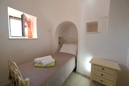 holiday home Cisternino-Trullo Ulivo Antico, Trulli à Valle d'Itra avec piscine et vue - Photo 44