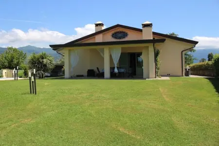 Villa Anna  holiday home ca 160 qm-Villa Anna ca 160 qm, Maison à Versilia avec Piscine et Plages - Photo 2