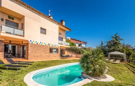 Maison 10 personnes à Sant Cebrià de Vallalta - Photo 1