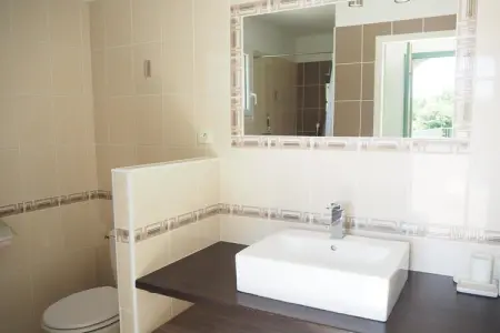 Ferienhaus in L'Isle-sur-la-Sorgue, Charmante villa de vacances avec piscine - Photo 8