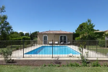 Ferienhaus in L'Isle-sur-la-Sorgue, Charmante villa de vacances avec piscine - Photo 17