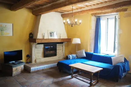 Doppelhaushälfte in Noves, Maison confortable à Noves avec accès à la piscine - Photo 3