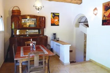 Doppelhaushälfte in Noves, Maison confortable à Noves avec accès à la piscine - Photo 4