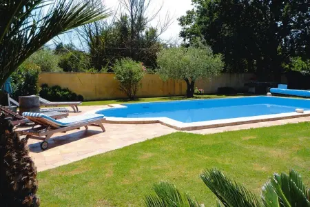 Doppelhaushälfte in Noves, Maison confortable à Noves avec accès à la piscine - Photo 12
