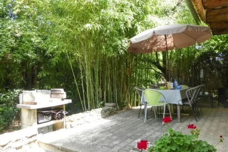 Doppelhaushälfte in Noves, Maison confortable à Noves avec accès à la piscine - Photo 15