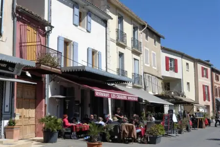 Doppelhaushälfte in Noves, Maison confortable à Noves avec accès à la piscine - Photo 21