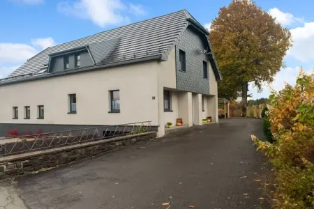 Charmante habitation avec Sauna infrarouge à Wirtzfeld, Maison de vacances à Bullingen avec jardin - Photo 5