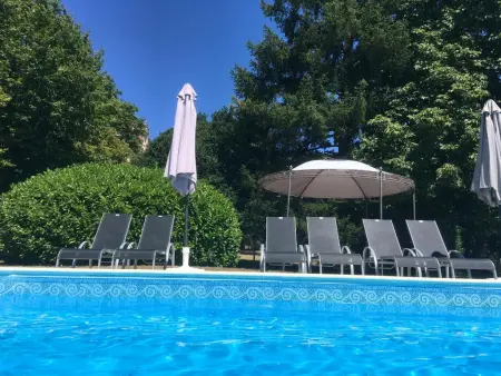 Le Petit Chateau, Maison de maître avec grand jardin et piscine - Photo 1