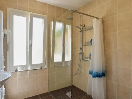 Gite LEysalle, Maison de vacances avec piscine privée et vue - Photo 12