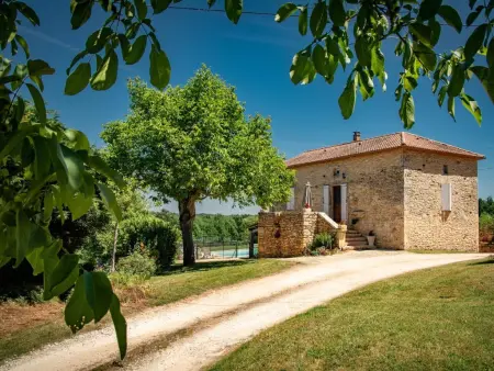 Maison Girou Haut, Maison française typique avec piscine et vues - Photo 5