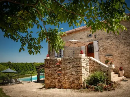 Maison Girou Haut, Maison française typique avec piscine et vues - Photo 25