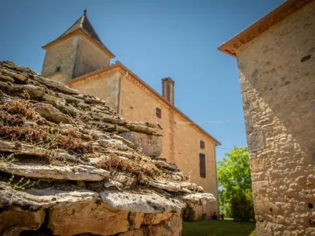 Maison Girou Haut, Maison française typique avec piscine et vues - Photo 30