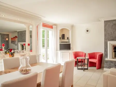 Villa de Montaigu, Belle villa avec piscine privée et pool house - Photo 8