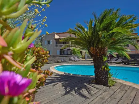 Vue Jardin, Maison avec piscine privée près de la mer - Photo 3