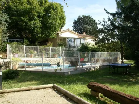 La Louzie, Super maison pour enfants avec piscine clôturée et jardin - Photo 2