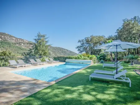 La Tropezienne, Villa de luxe avec grande piscine et jardin - Photo 3