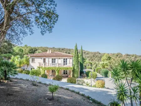 La Tropezienne, Villa de luxe avec grande piscine et jardin - Photo 4