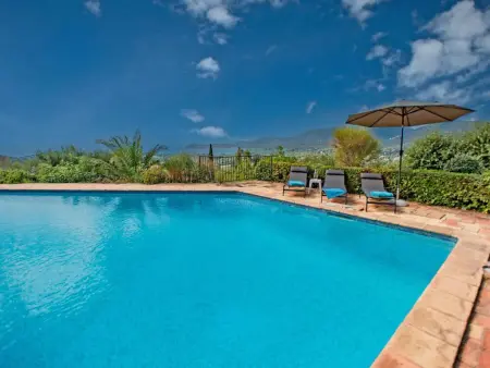 Le Bayol, Villa provençale avec piscine et vue sur la mer - Photo 10