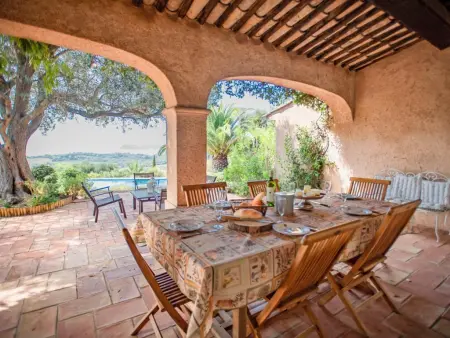 Le Bayol, Villa provençale avec piscine et vue sur la mer - Photo 11