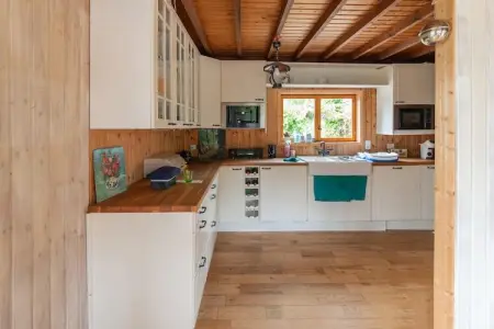 Charmante habitation pour 8 Adultes, Maison de vacances א Biטvre avec jardin - Photo 12