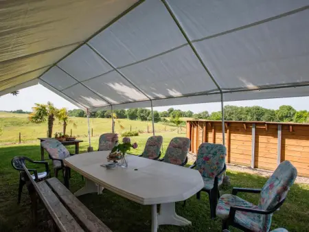Grande Gite Bassoues, Chalet tranquille avec piscine privée et vue - Photo 3