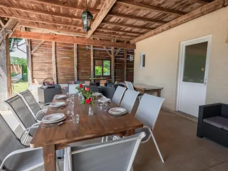 Grande Gite Bassoues, Chalet tranquille avec piscine privée et vue - Photo 4
