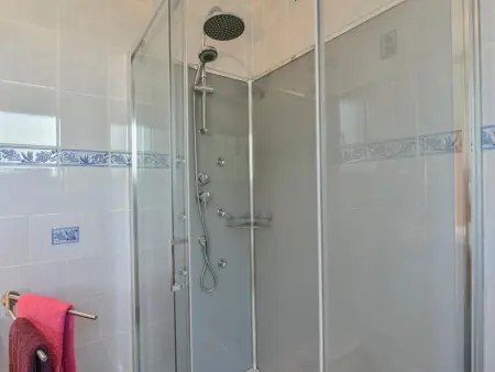 Grande Gite Bassoues, Chalet tranquille avec piscine privée et vue - Photo 16