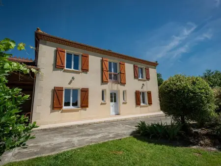 Grande Gite Bassoues, Chalet tranquille avec piscine privée et vue - Photo 36