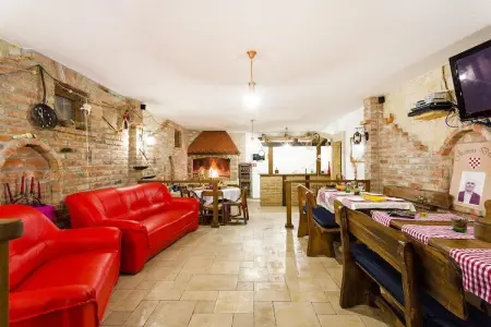 holiday home Jucinovi Dvori Starigrad PaklenicaVilla ca 150 qm für 12 Personen, Villa à Starigrad proche du Parc Paklenica - Photo 2