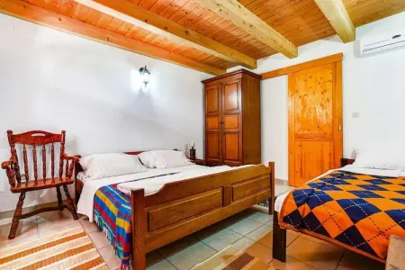 holiday home Jucinovi Dvori Starigrad PaklenicaVilla ca 150 qm für 12 Personen, Villa à Starigrad proche du Parc Paklenica - Photo 3
