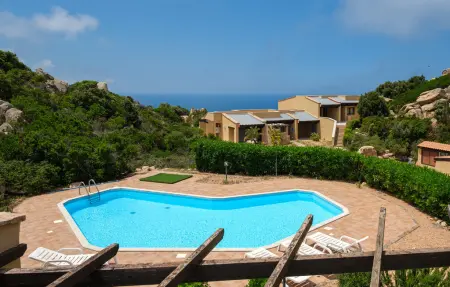 Maison 8 personnes à Trinità d'Agultu - Photo 1